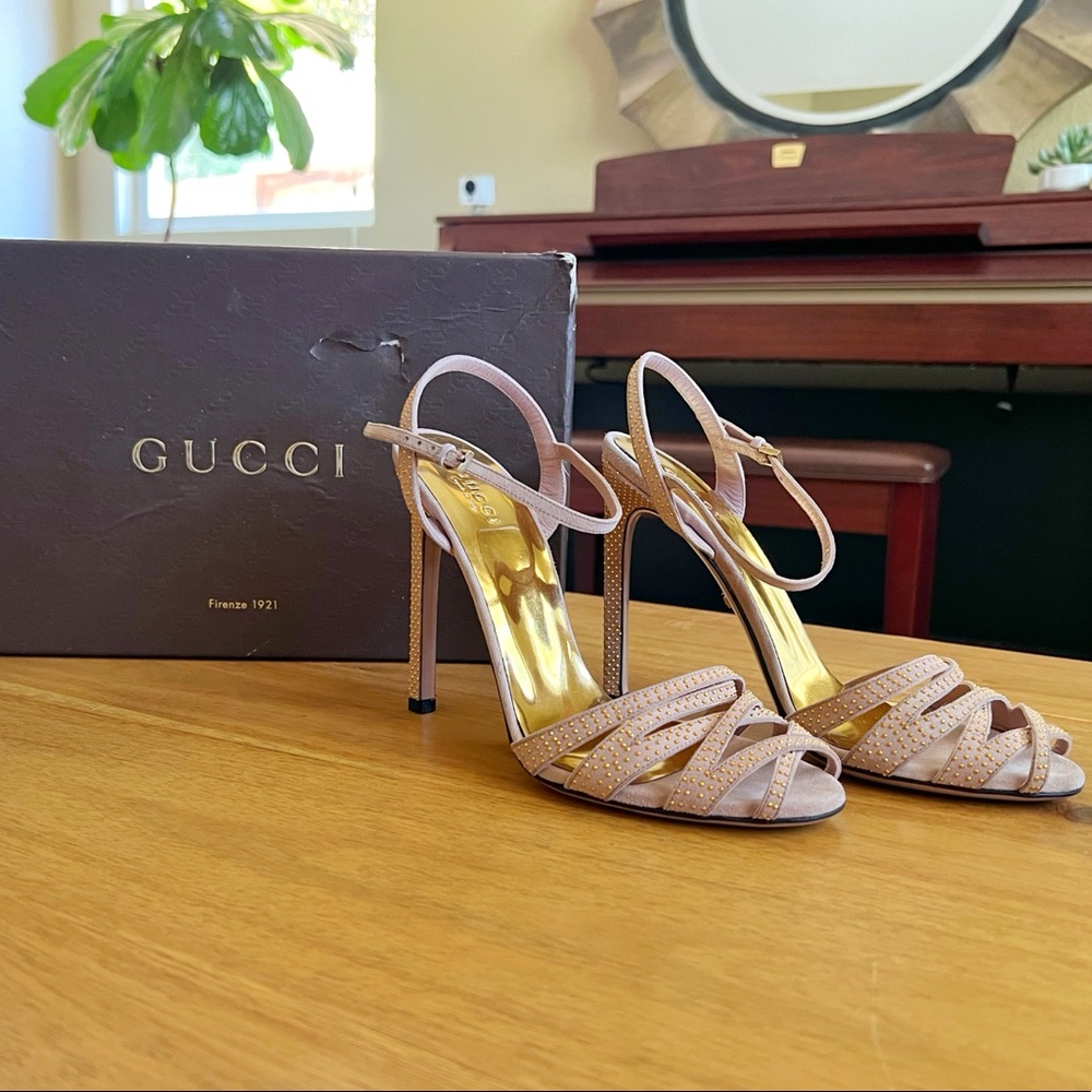 🔥GUCCI gold metallic nude color rhinestone Pumps